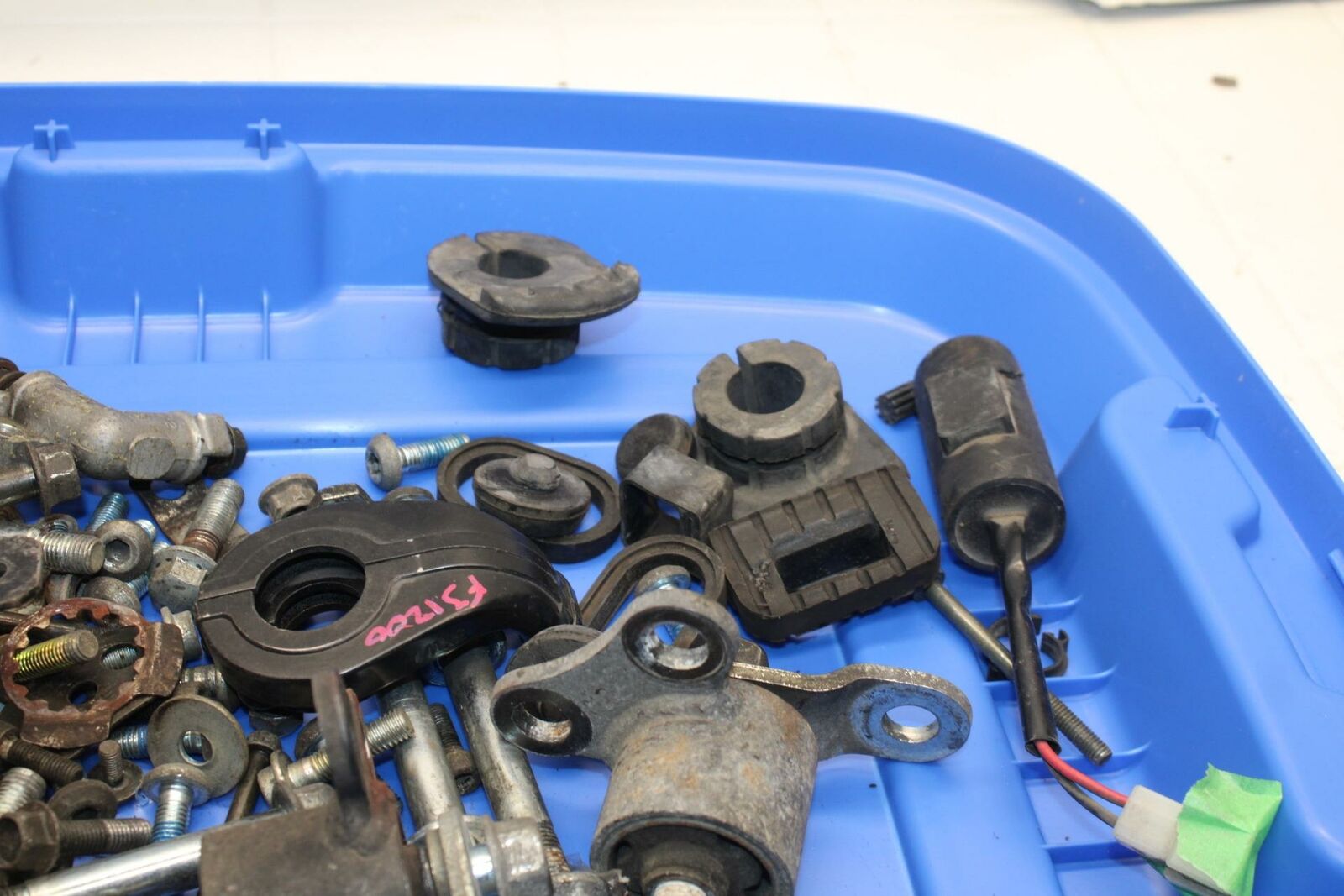 92-93 YAMAHA FJ1200A ABS HARDWARE BB07
