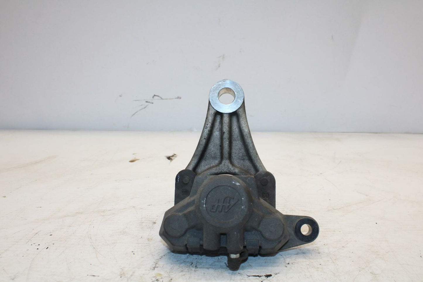 04-09 SUZUKI GS500F REAR BACK BRAKE CALIPER W MOUNT BRACKET BB261