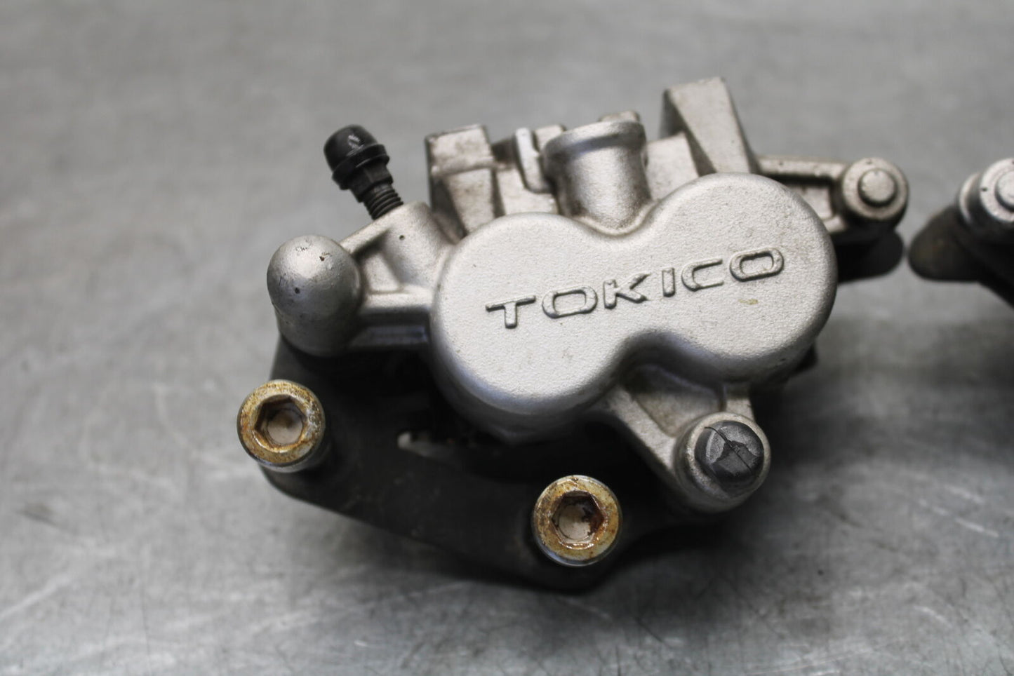 05-09 SUZUKI BOULEVARD C90 RIGHT LEFT FRONT BRAKE CALIPER SET PAIR BB692