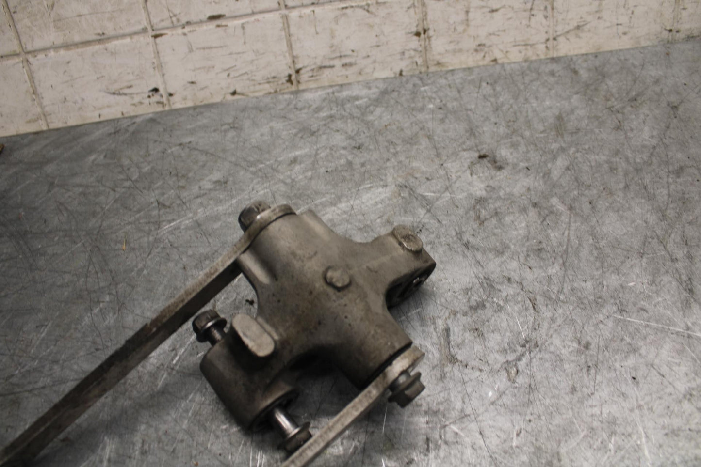 2009 Kawasaki Ninja ZX6R ZX600R REAR DOGBONE SHOCK LINKAGE LINK BB538