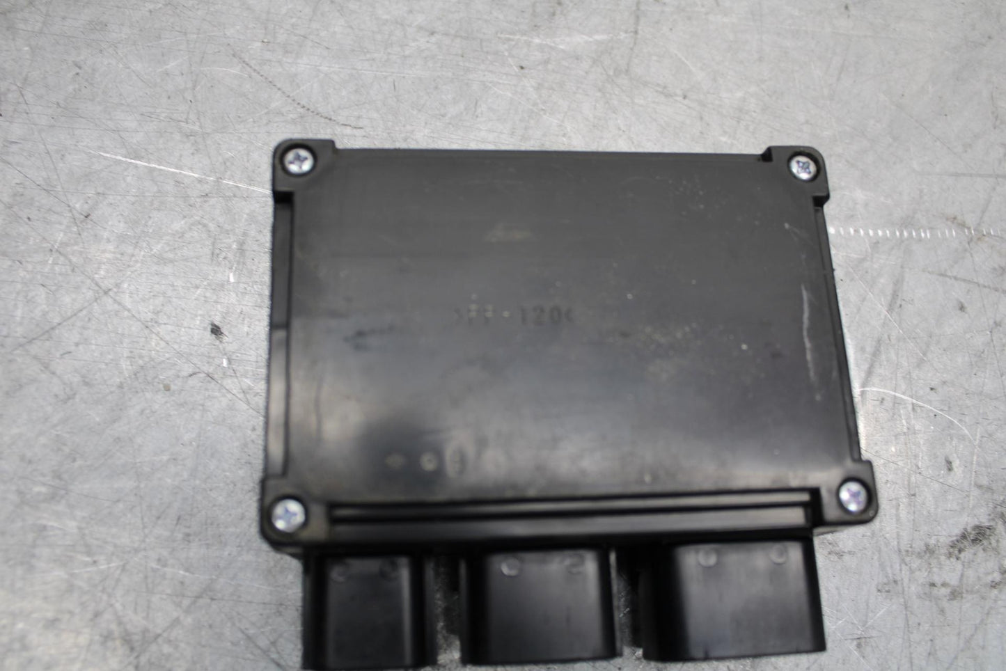 17 KAWASAKI Z900 ZR900 RELAY ASSEMBLY FUSE BOX BB549