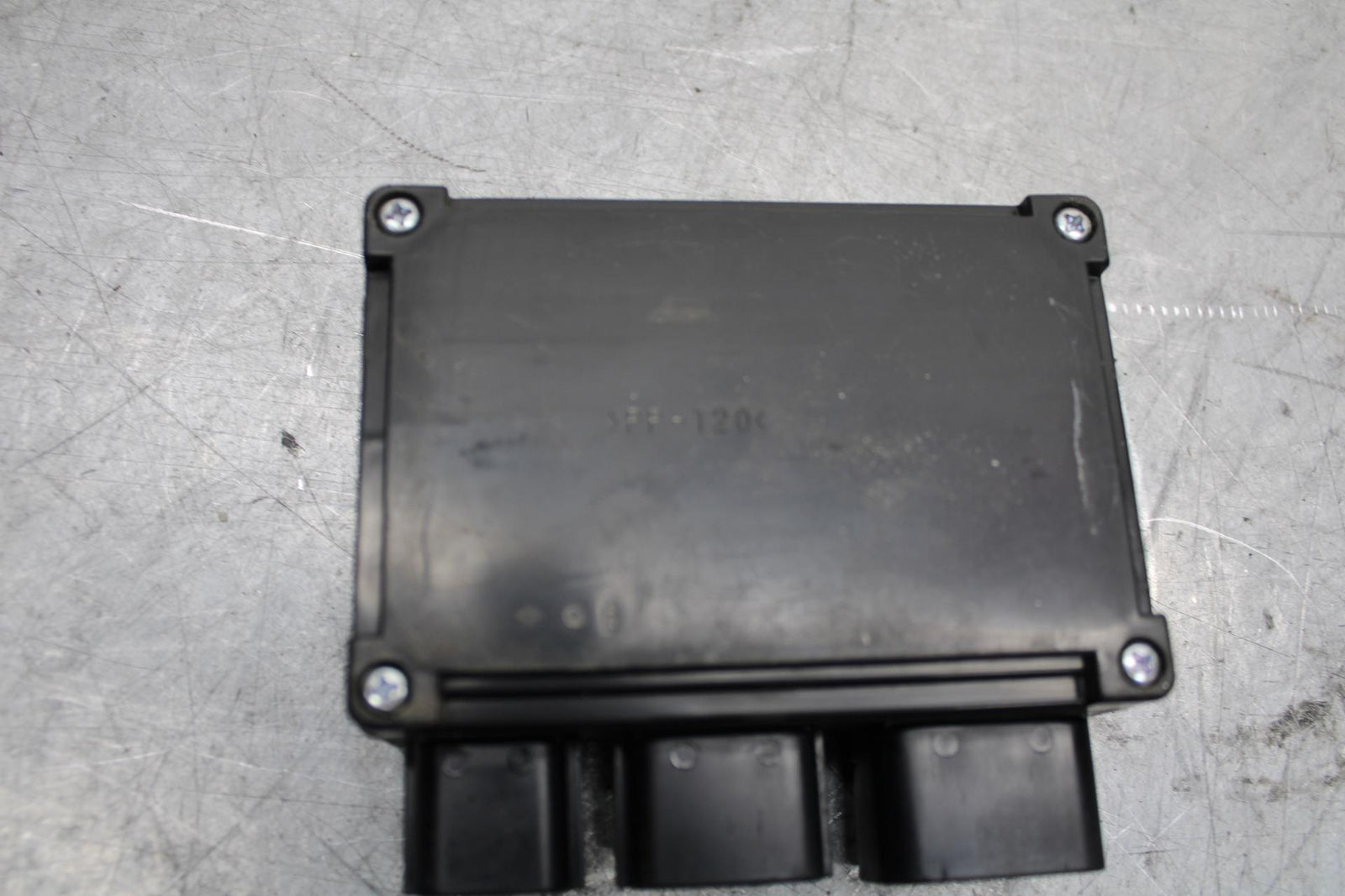 17 KAWASAKI Z900 ZR900 RELAY ASSEMBLY FUSE BOX BB549