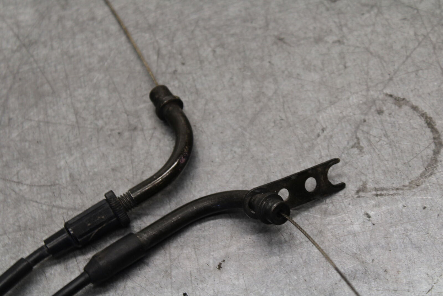 05-06 SUZUKI GSXR1000 THROTTLE CABLES LINES 58300-41G00 58300-41G10 BB677