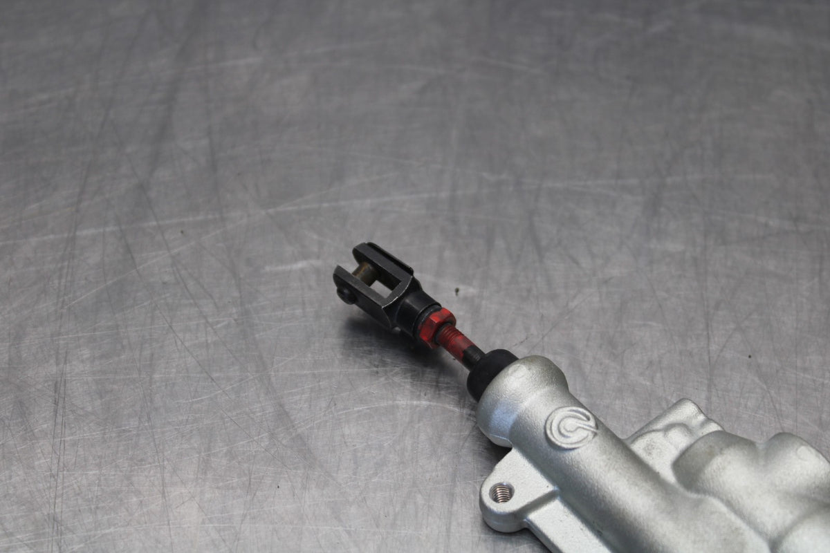 16 APRILIA TUONO V4 1100 REAR BACK BRAKE MASTER CYLINDER BB905