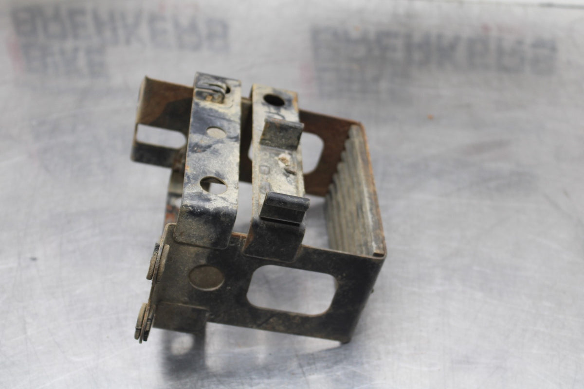 78-79 SUZUKI GS1000 BATTERY TRAY BOX BB787