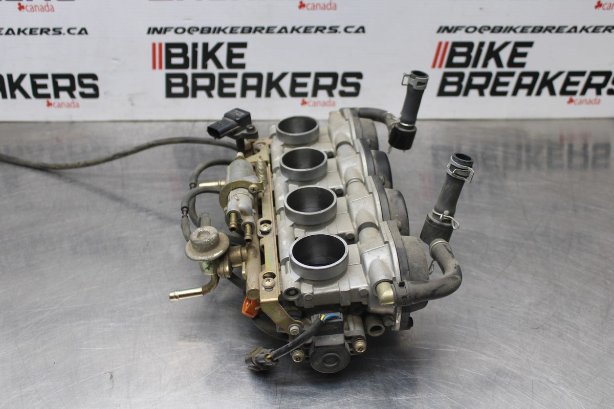 05 YAMAHA YZF R6 MAIN FUEL INJECTORS / THROTTLE BODIES BB858