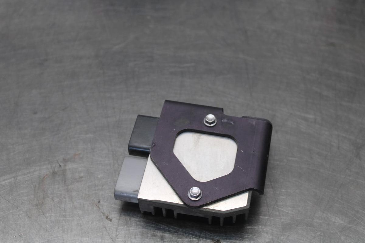12 TRIUMPH STREET TRIPLE R RECTIFIER VOLTAGE REGULATOR BB914