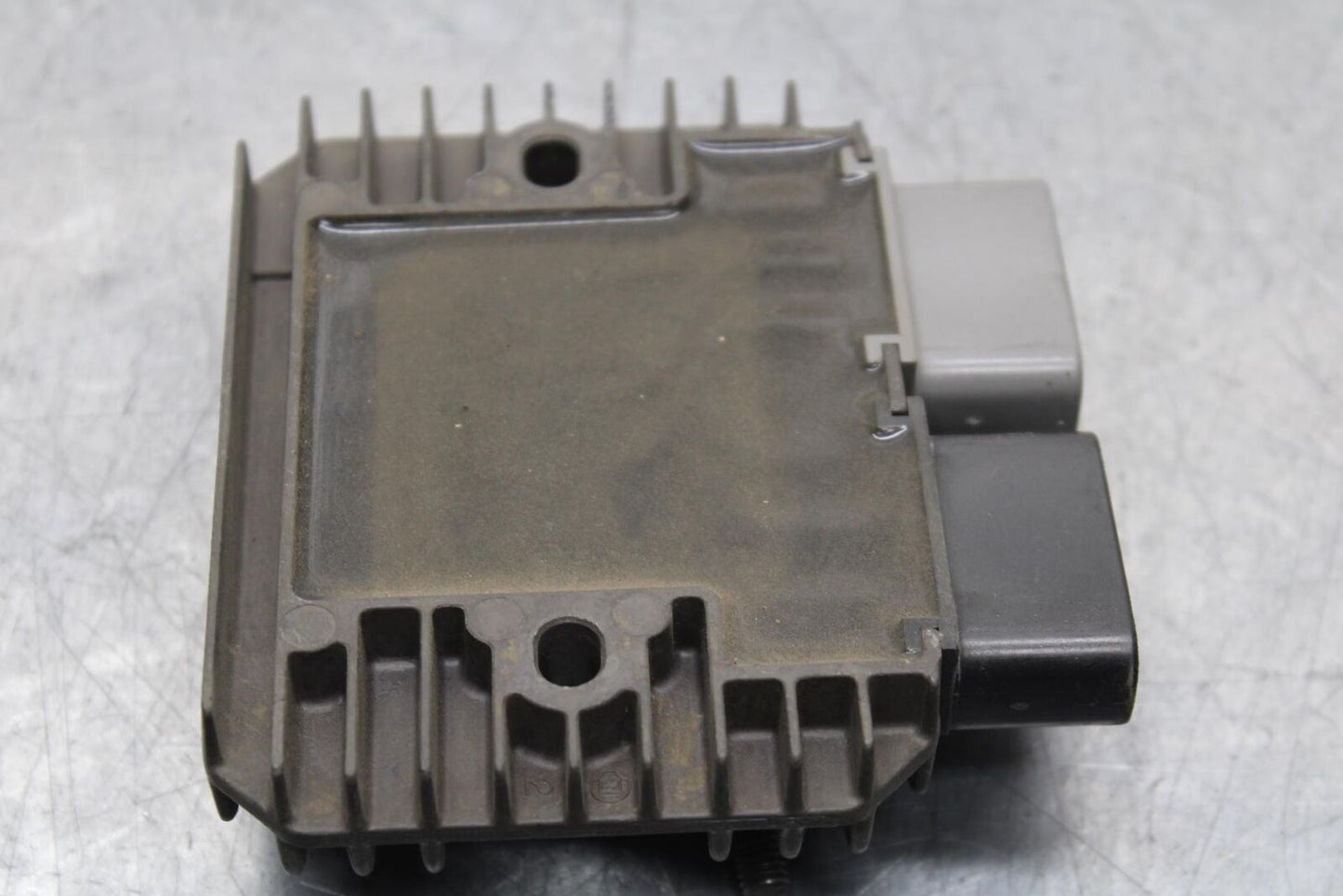 2011 Kawasaki Ninja ZX6R ZX600R RECTIFIER VOLTAGE REGULATOR 21066-0731 BB587