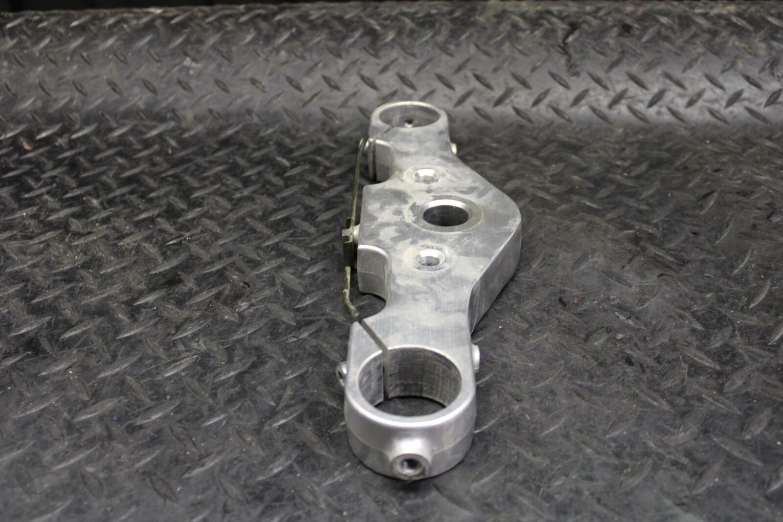 03-08 KAWASAKI VULCAN 1600 FORKS UPPER TRIPLE TREE CLAMP  BB193