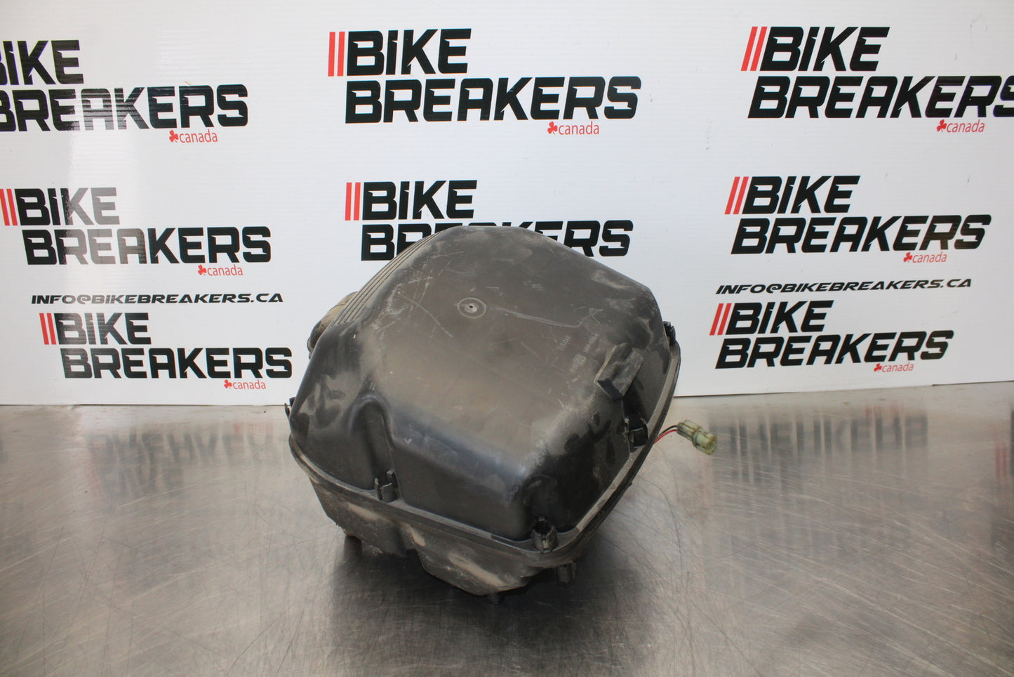03 SUZUKI SV650S AIRBOX AIR INTAKE FILTER BOX BB167