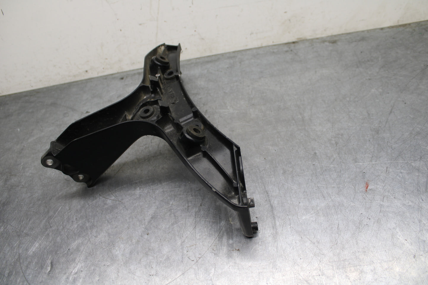 03-04 HONDA CBR600RR UPPER FAIRING MIRROR GAUGES STAY BRACKET BB127