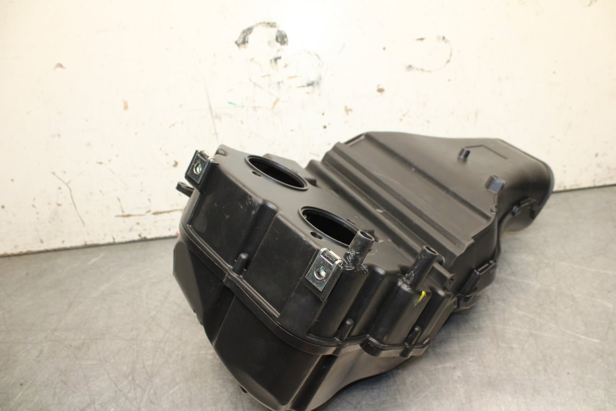 21-24 APRILIA TUONO 660 FACTORY AIRBOX AIR INTAKE FILTER BOX BB733