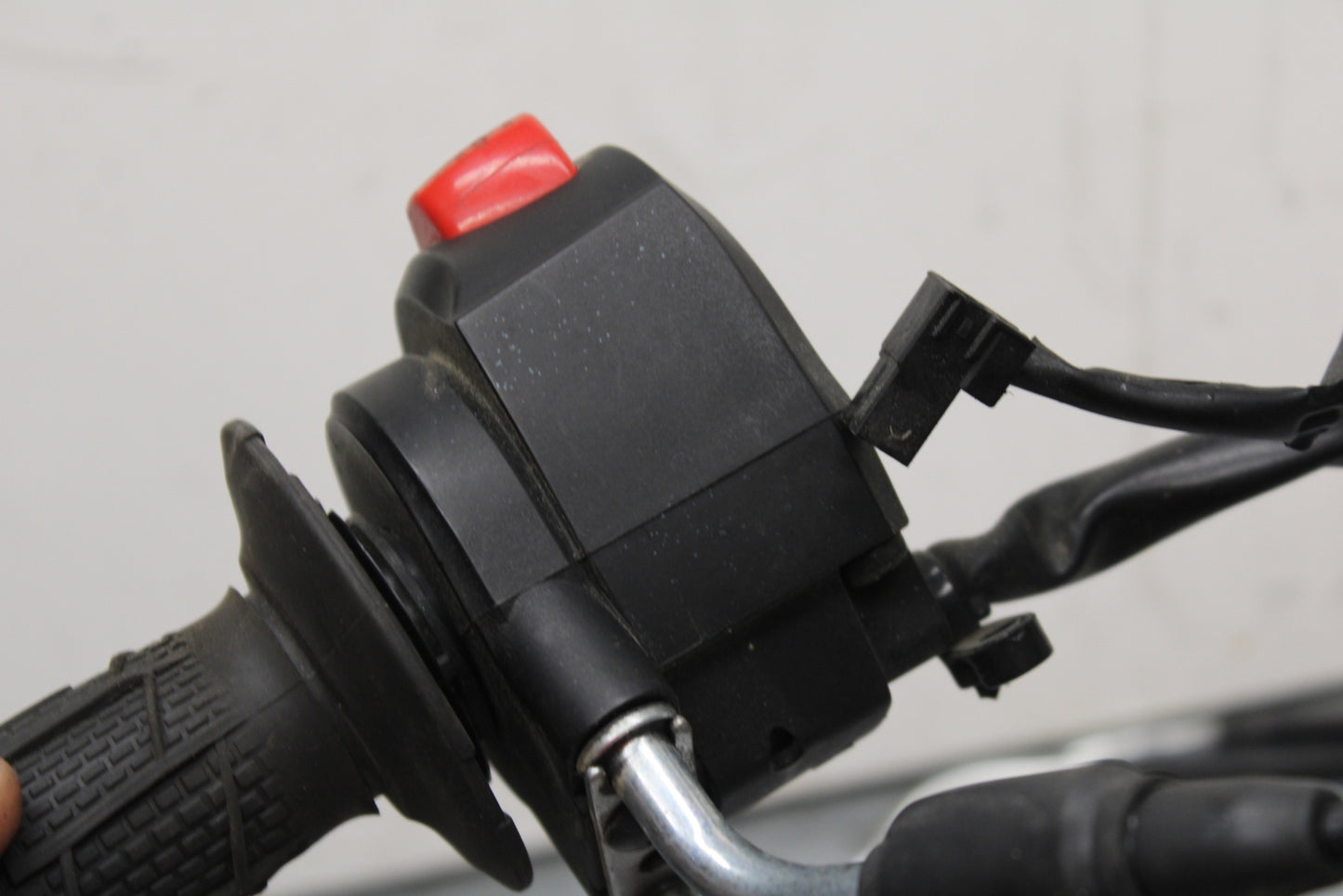 08-10 SUZUKI GSXR 600 RIGHT CLIP ON HANDLE KILL OFF START SWITCH SWITCHES BB753