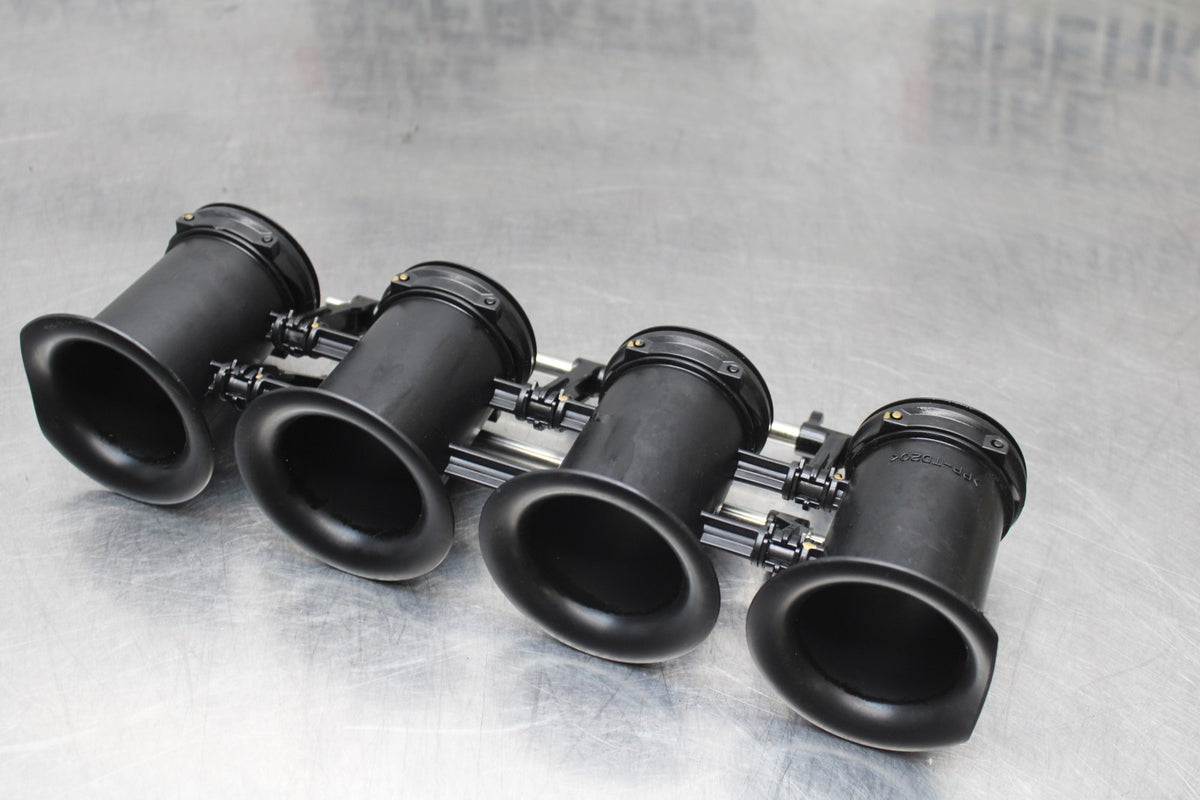 18 YAMAHA YZF R1  AIRBOX INTAKE VELOCITY STACKS BB838