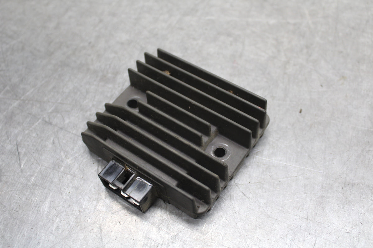 09-15 YAMAHA FZ6R RECTIFIER VOLTAGE REGULATOR 5SL-81960-00-00 BB719