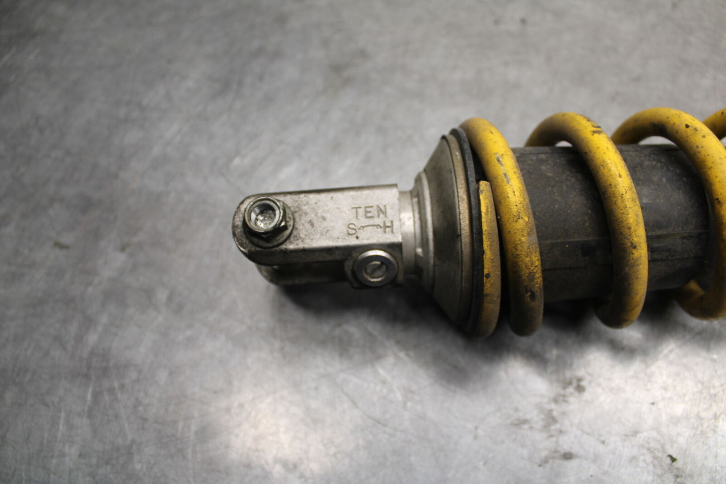 05-06 SUZUKI GSXR1000 REAR BACK SHOCK ABSORBER SUSPENSION 62100-41G00-163 BB677