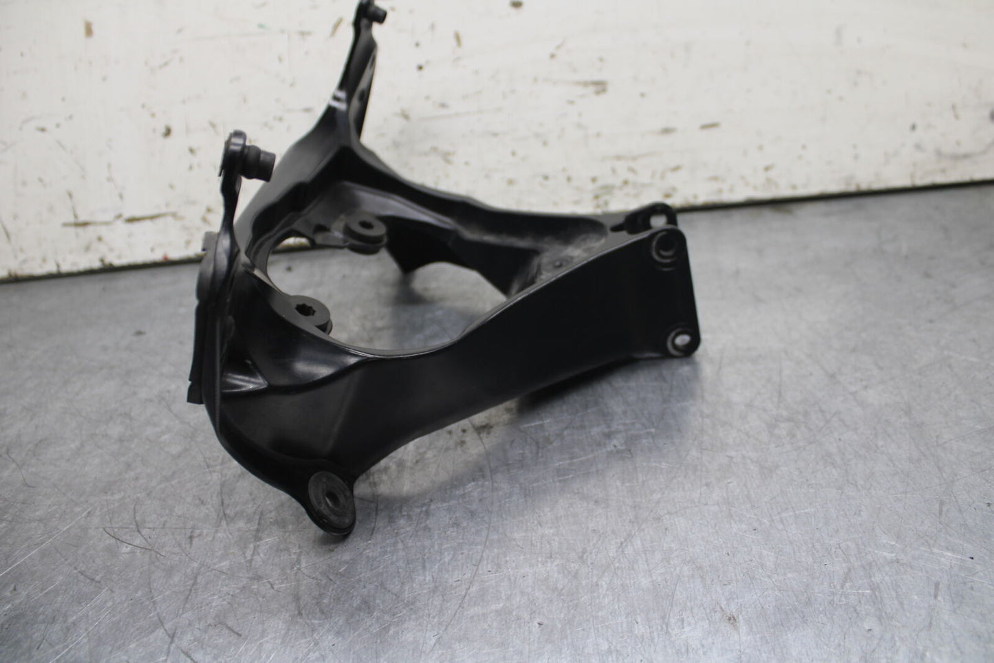 06-07 SUZUKI GSXR750 OEM UPPER FAIRING MIRROR GAUGES STAY BRACKET BB110