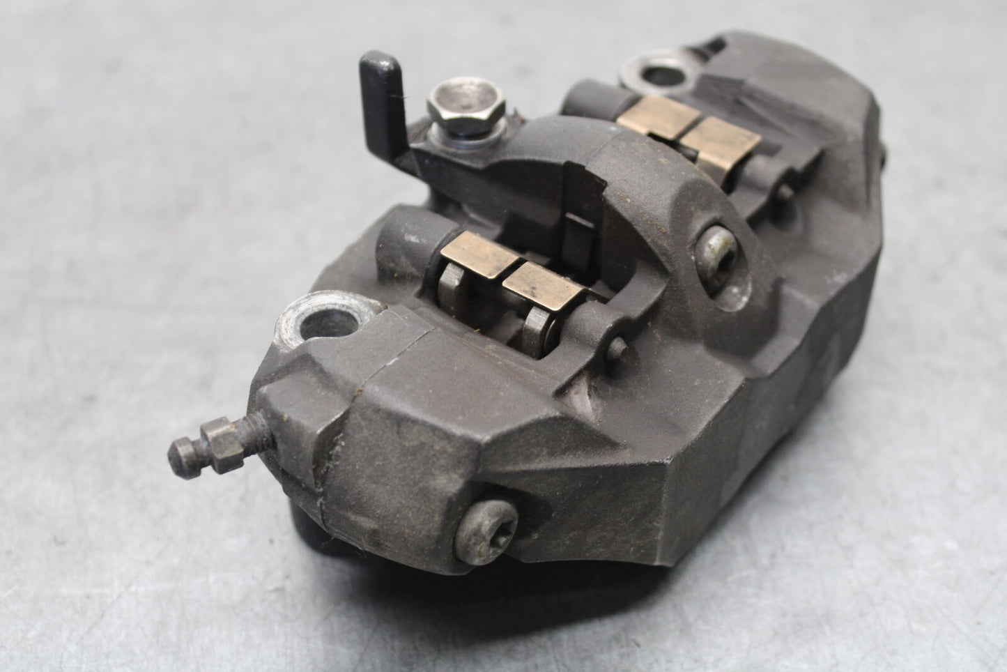 05-06 SUZUKI GSXR1000 RIGHT LEFT FRONT BRAKE CALIPER SET PAIR CALIPERS BB677