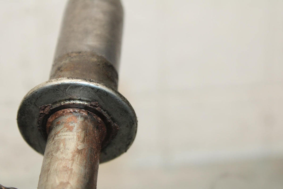 1997 Suzuki Bandit 1200 GSF1200S FRONT WHEEL RIM AXLE PIVOT BOLT BB559