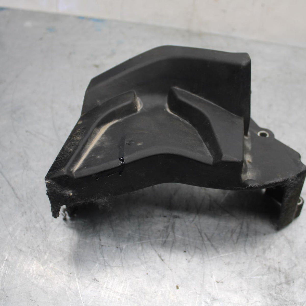 07-08 YAMAHA YZF R1 ENGINE SPROCKET COVER BB425