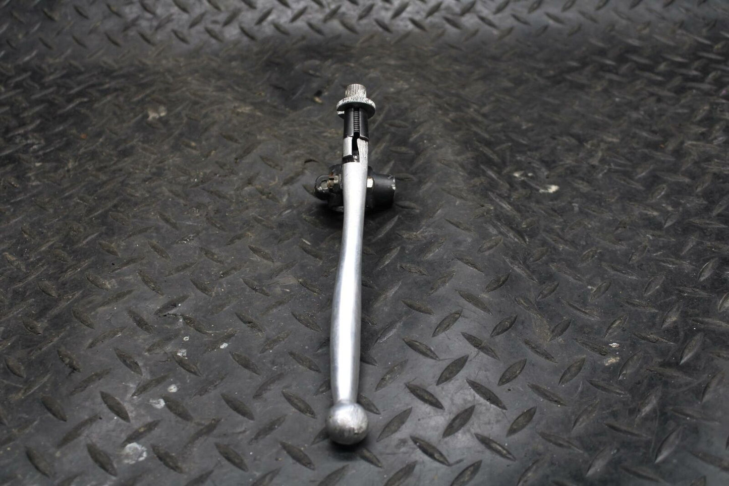 78 SUZUKI GS550E CLUTCH PERCH MOUNT WITH LEVER  BB212