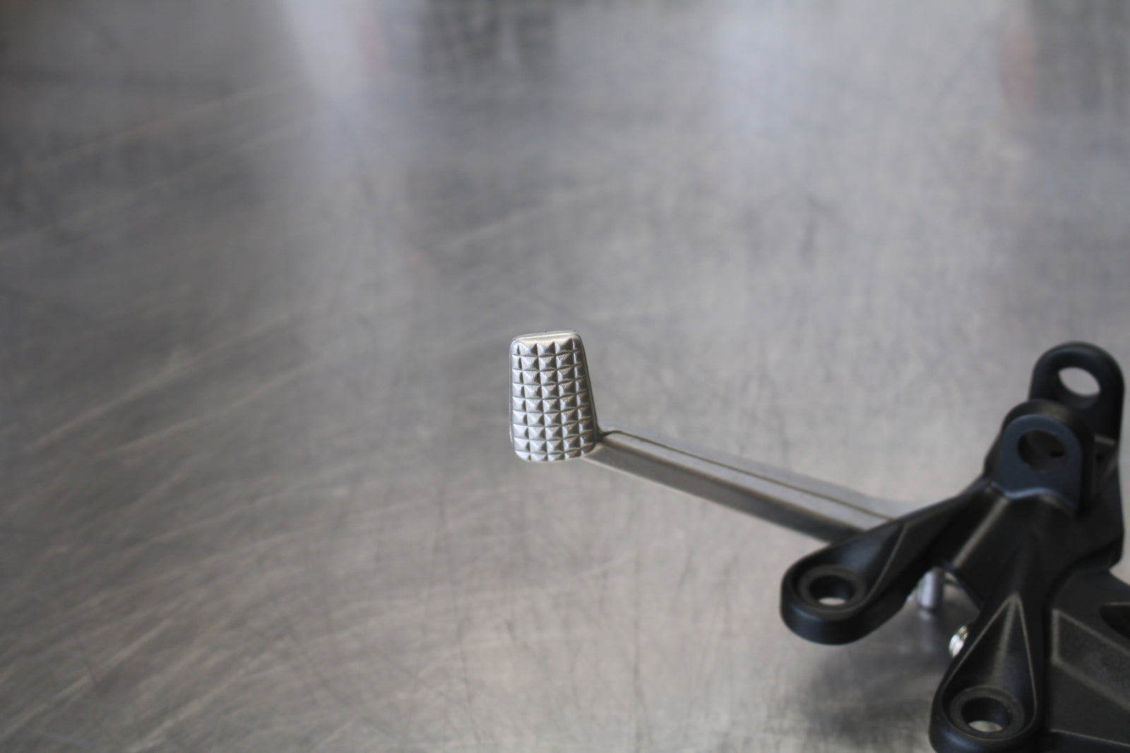 23-24 KAWASAKI NINJA ZX14R RIGHT REARSET REAR SET DRIVER FOOT PEG STOP BB169