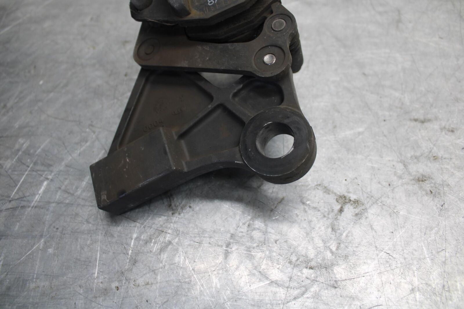 2008 Kawasaki Ninja ZX10R ZX1000E REAR BACK BRAKE CALIPER W MOUNT BRACKET BB524