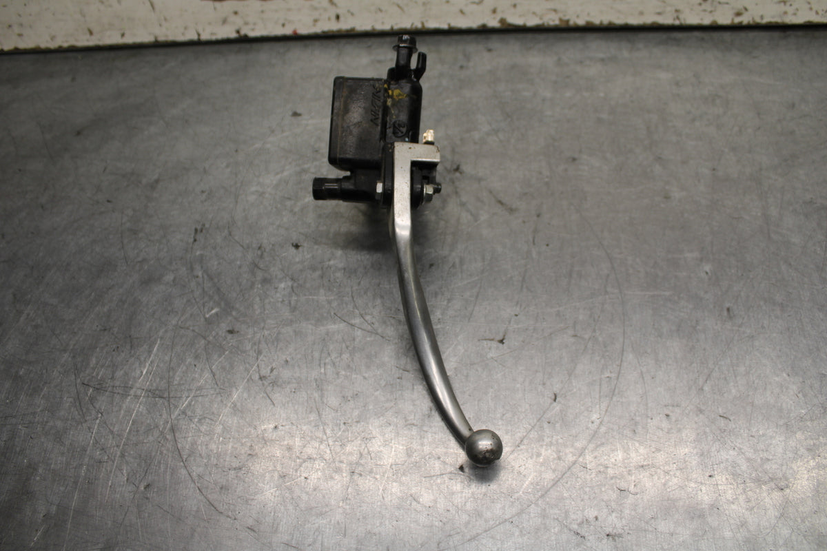 15-16 HONDA CB300F FRONT BRAKE MASTER CYLINDER w/ LEVER BB740