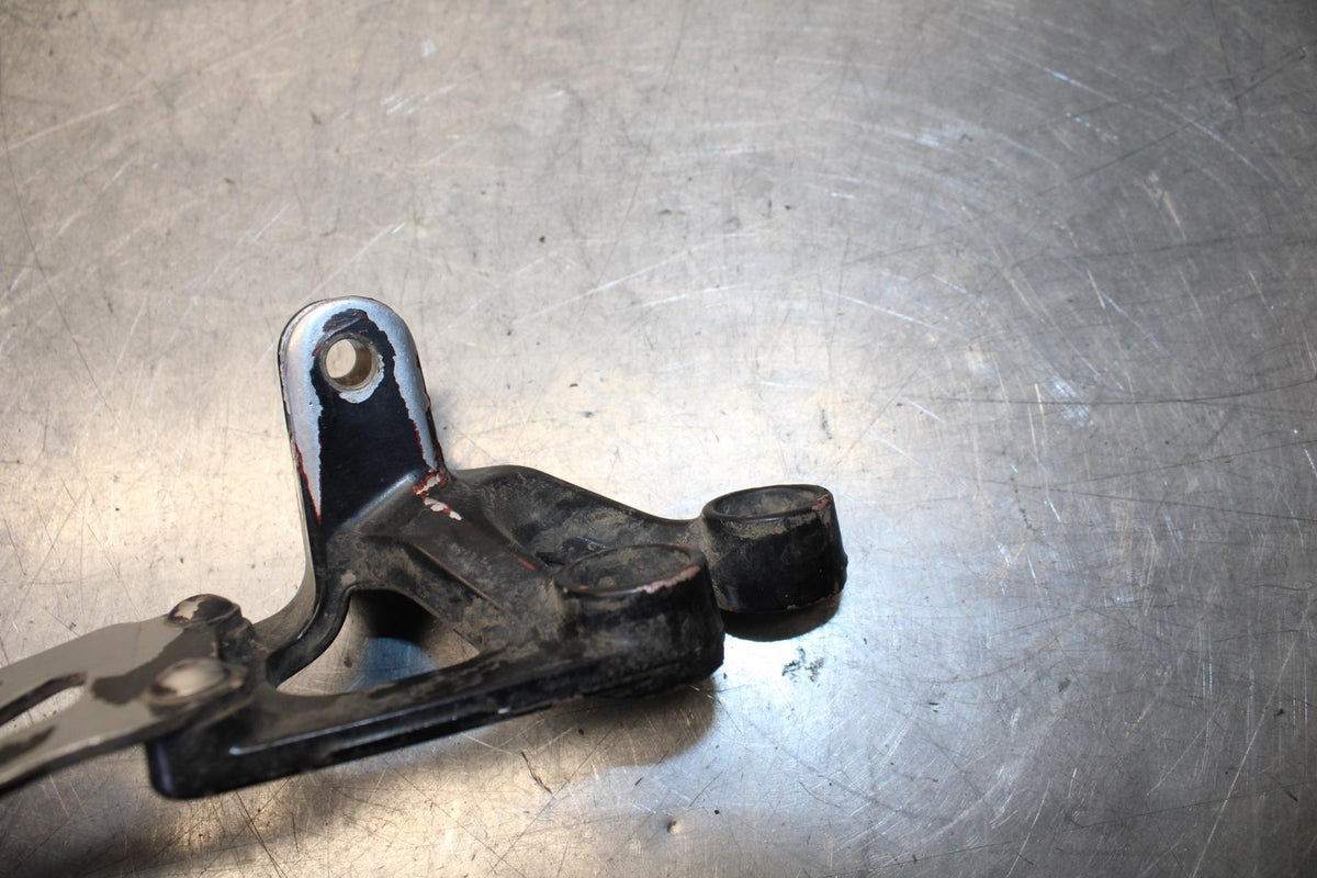 08-10 SUZUKI GSXR 600  LEFT REARSET  DRIVER FOOT PEG BRACKET MOUNT BB101 #B