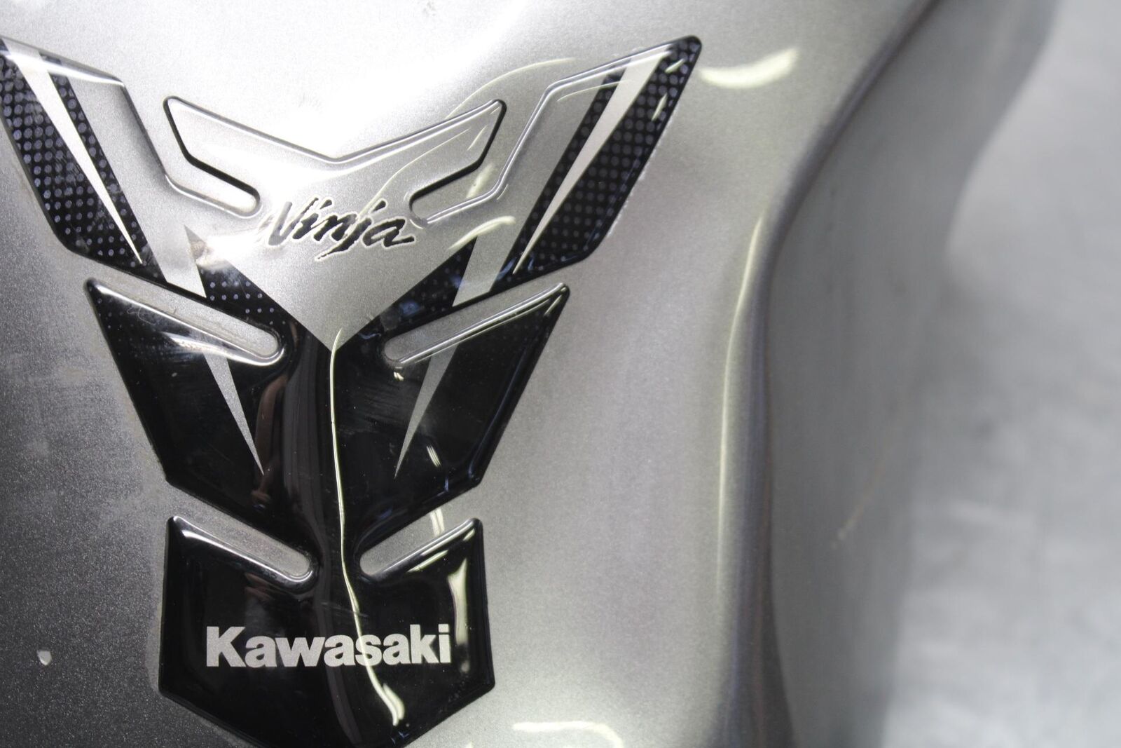 15-16 KAWASAKI EX300 GAS TANK FUEL CELL PETROL RESERVOIR BB635