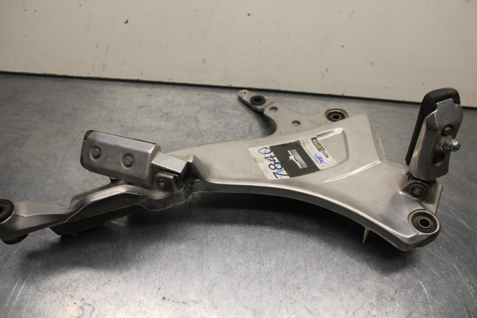 2001 Honda ST1100 LEFT RIGHT PASSENGER FOOTPEGS AND MOUNTS, SET, PAIR BB89