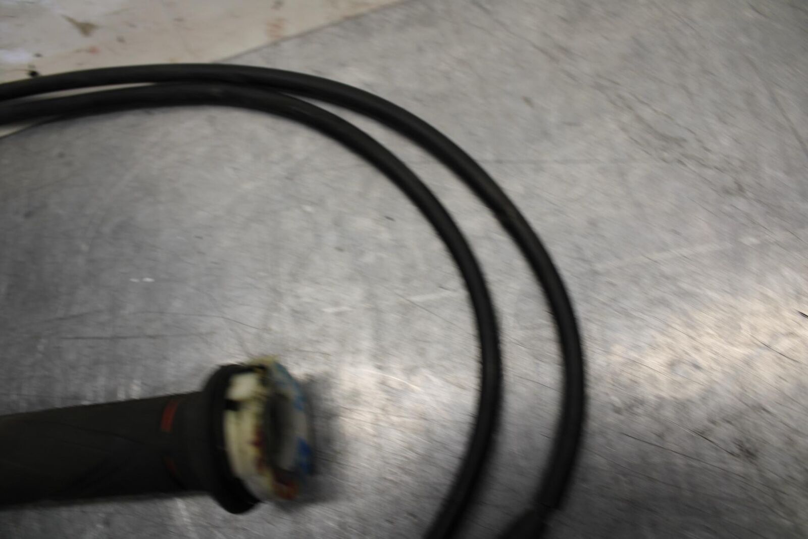 07 YAMAHA YZF R6 2c0 THROTTLE CABLE LINE HOUSING GUIDE 3XW-26282-01-00 BB75