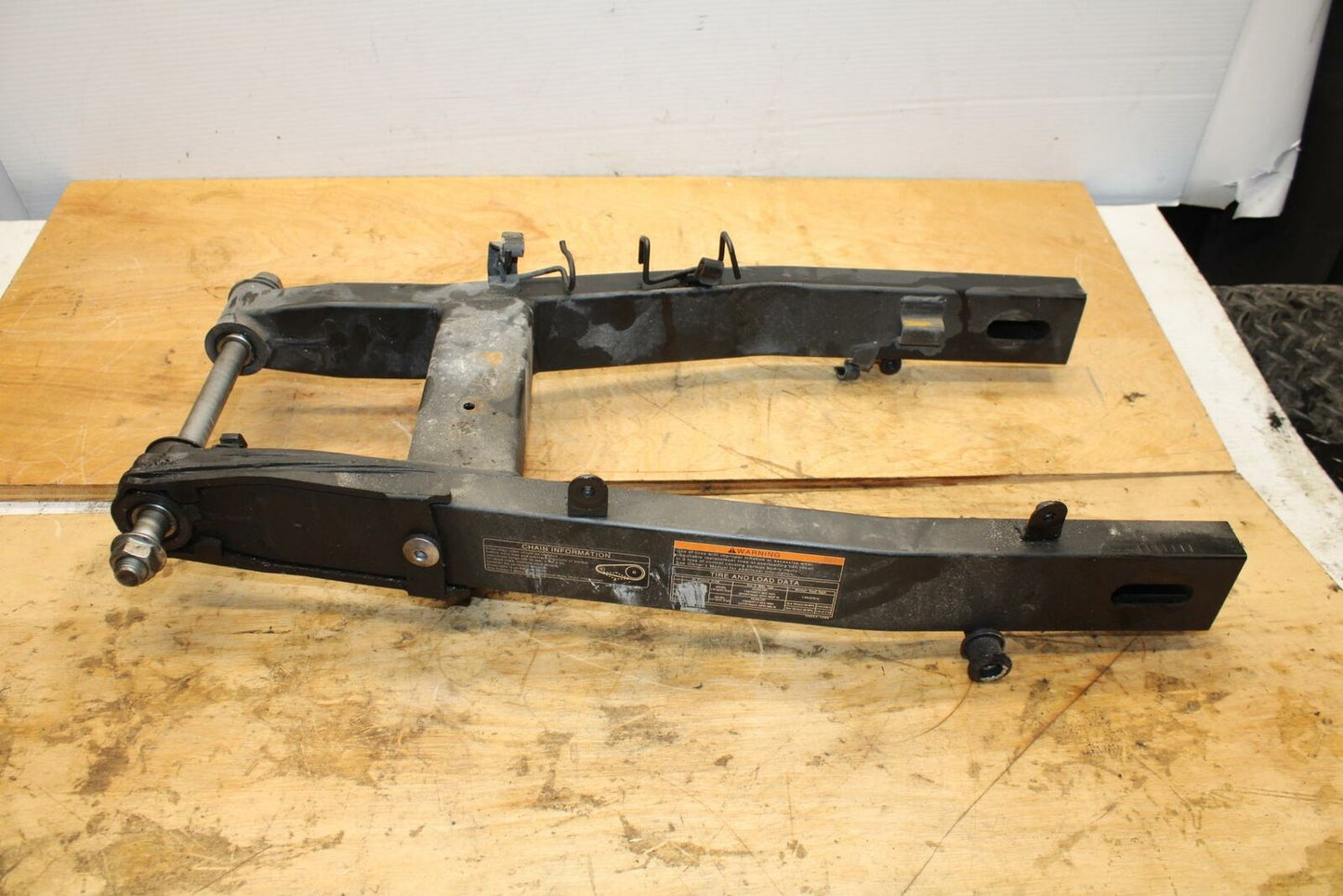 18-22 KAWASAKI NINJA 400 EX400 ABS REAR SWINGARM BACK SUSPENSION SWING ARM BB334
