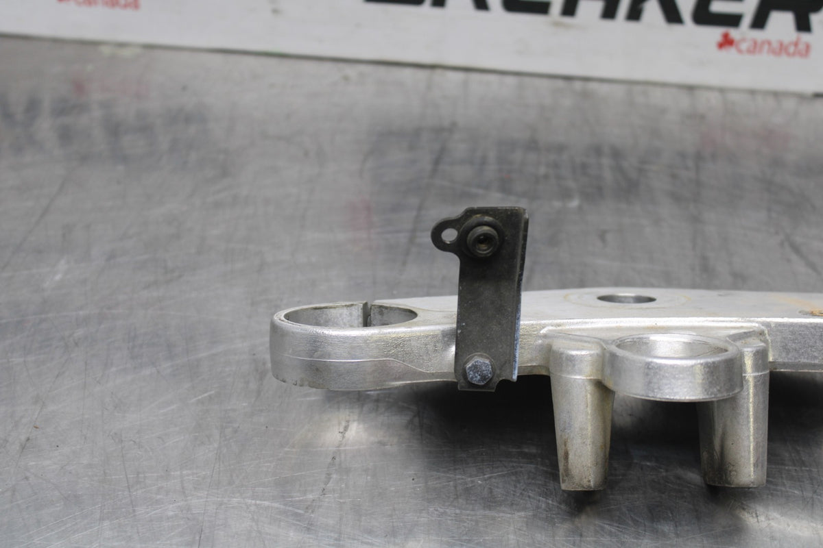 98 KAWASAKI NINJA ZX6 FORKS UPPER TRIPLE TREE CLAMP BB870