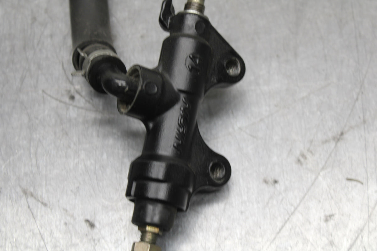 03-04 TRIUMPH DAYTONA 600 REAR BACK BRAKE MASTER CYLINDER W RESERVOIR BB745