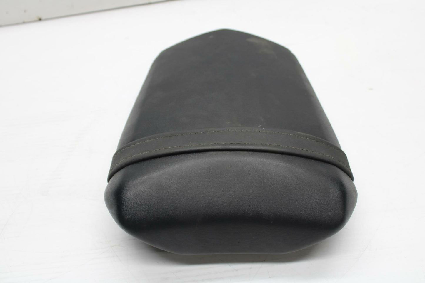 06 YAMAHA YZF R1 REAR BACK PASSENGER TANDEM SEAT PAD SADDLE PILLION BB282
