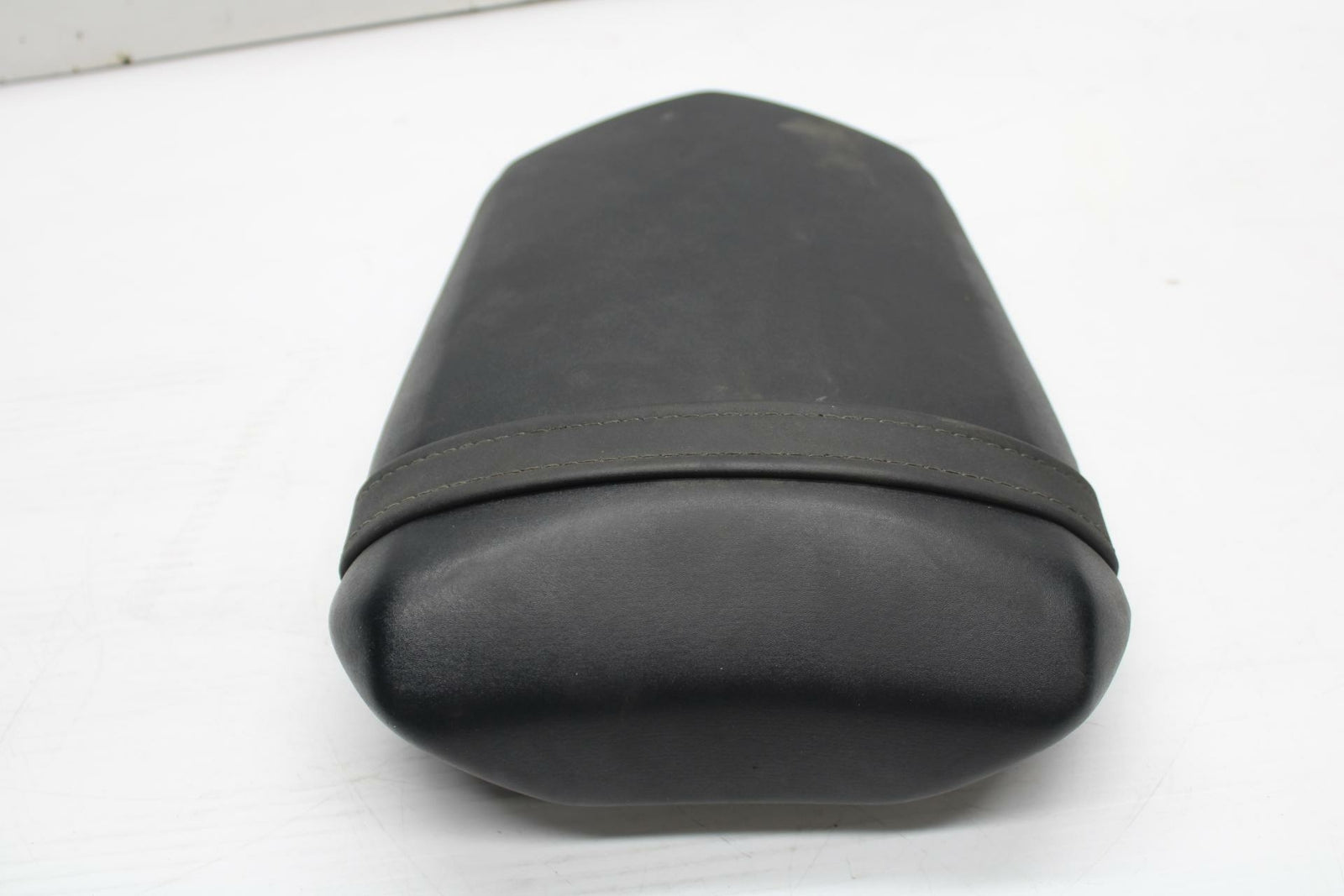 06 YAMAHA YZF R1 REAR BACK PASSENGER TANDEM SEAT PAD SADDLE PILLION BB282