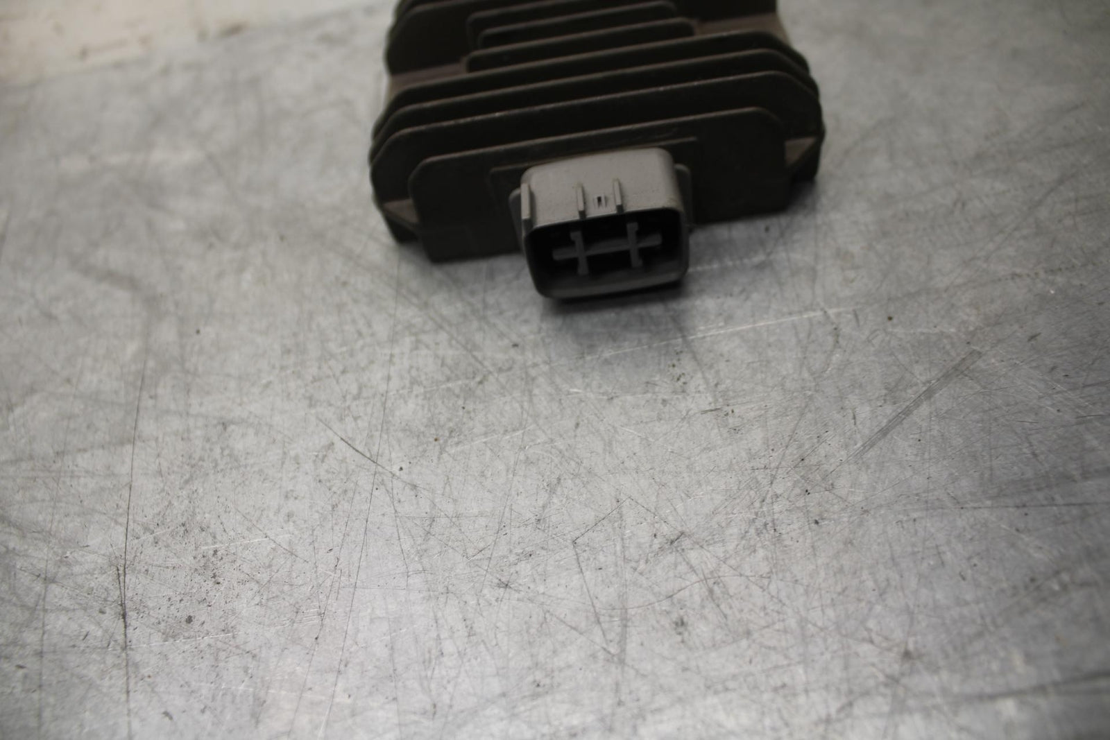 2015 Kawasaki Ninja 300 EX300B ABS RECTIFIER VOLTAGE REGULATOR 21066-0732 BB518