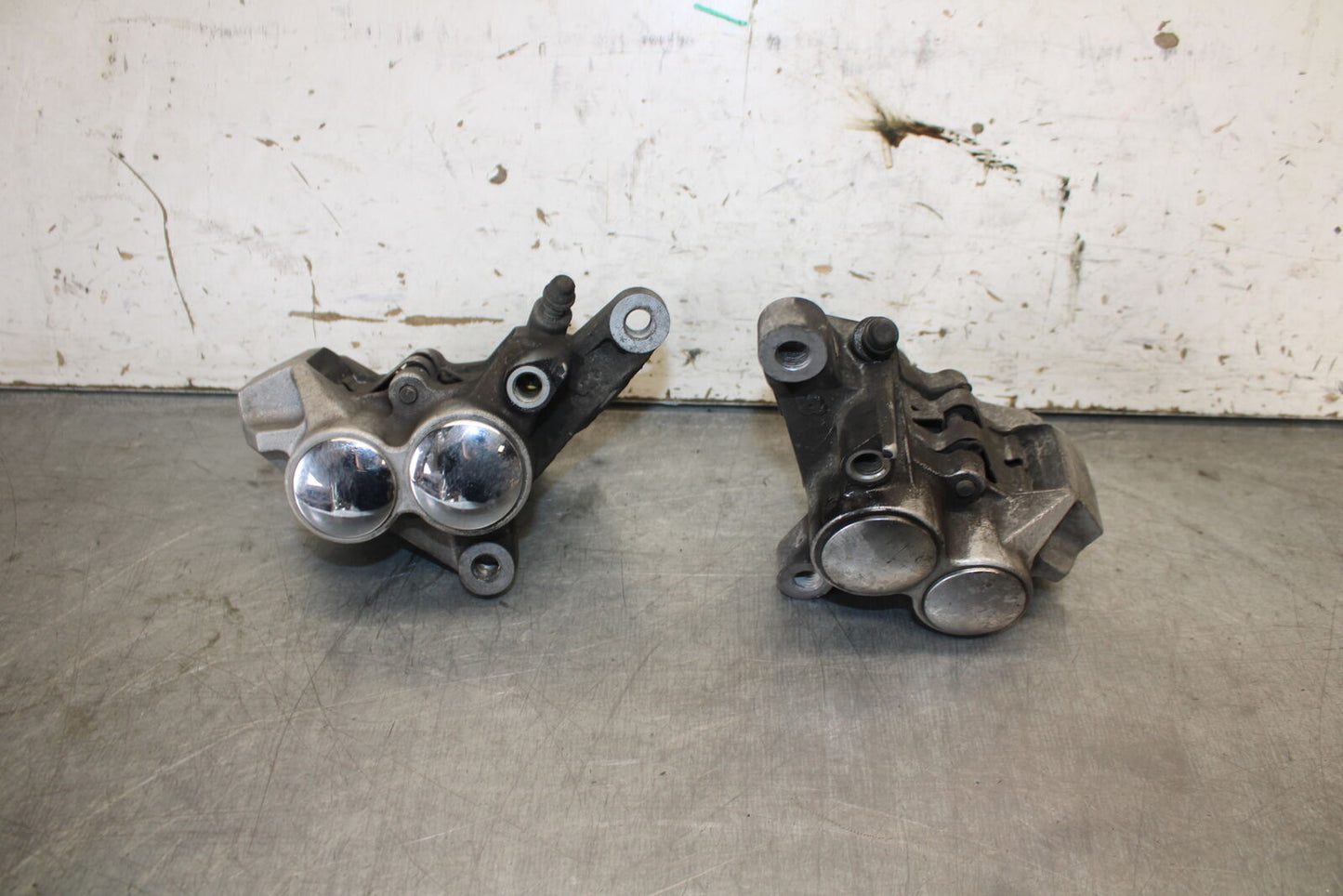 05-06 YAMAHA ROAD STAR XV1700A RIGHT LEFT FRONT BRAKE CALIPER SET PAIR  BB703