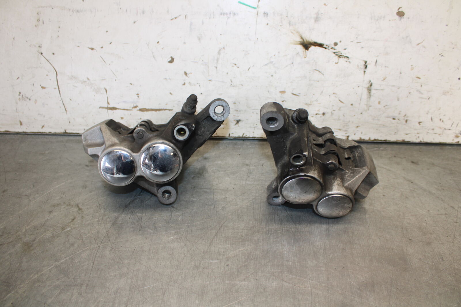 05-06 YAMAHA ROAD STAR XV1700A RIGHT LEFT FRONT BRAKE CALIPER SET PAIR  BB703
