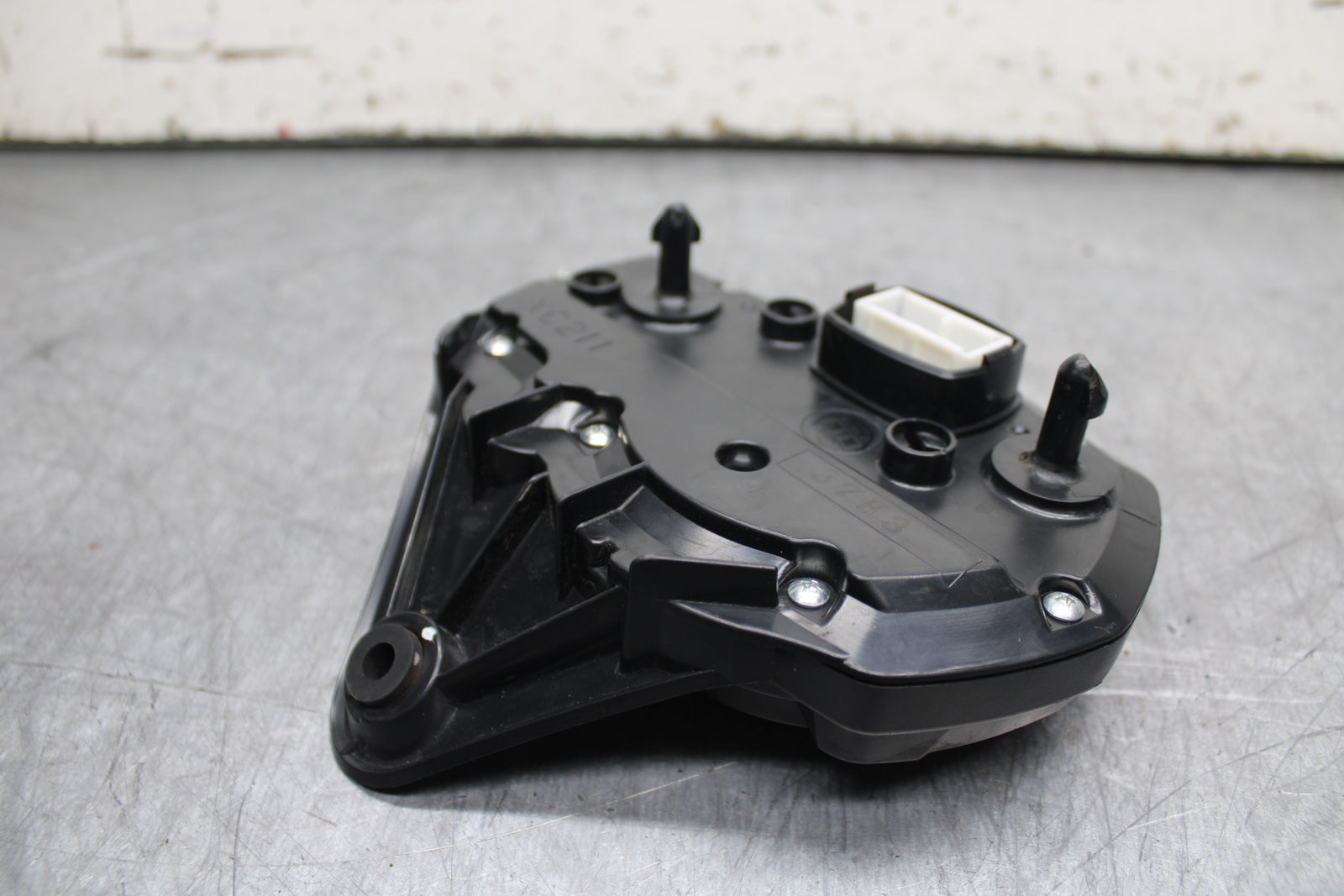 06-07 SUZUKI GSXR 600 SPEEDO TACH GAUGES CLUSTER SPEEDOMETER TACHOMETER BB243