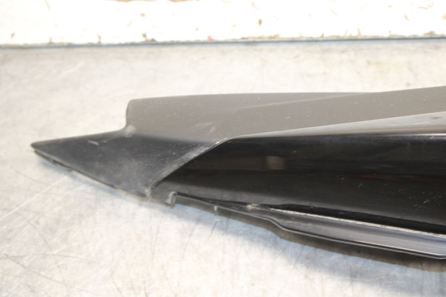 19-24 YAMAHA R3 LEFT REAR BACK TAIL FAIRING COWL SHROUD BB736