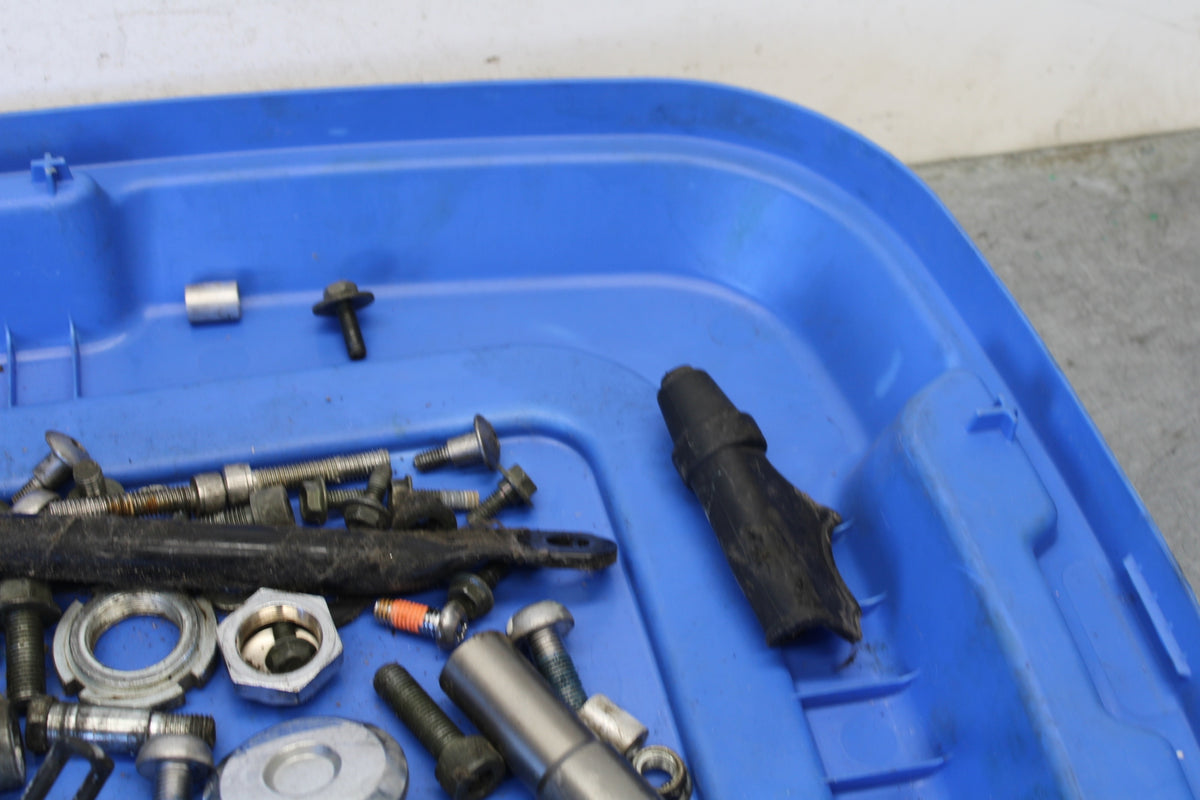 04 SUZUKI INTRUDER 800 MOUNTING BOLTS HARDWARE MOTOR SCREWS BB758