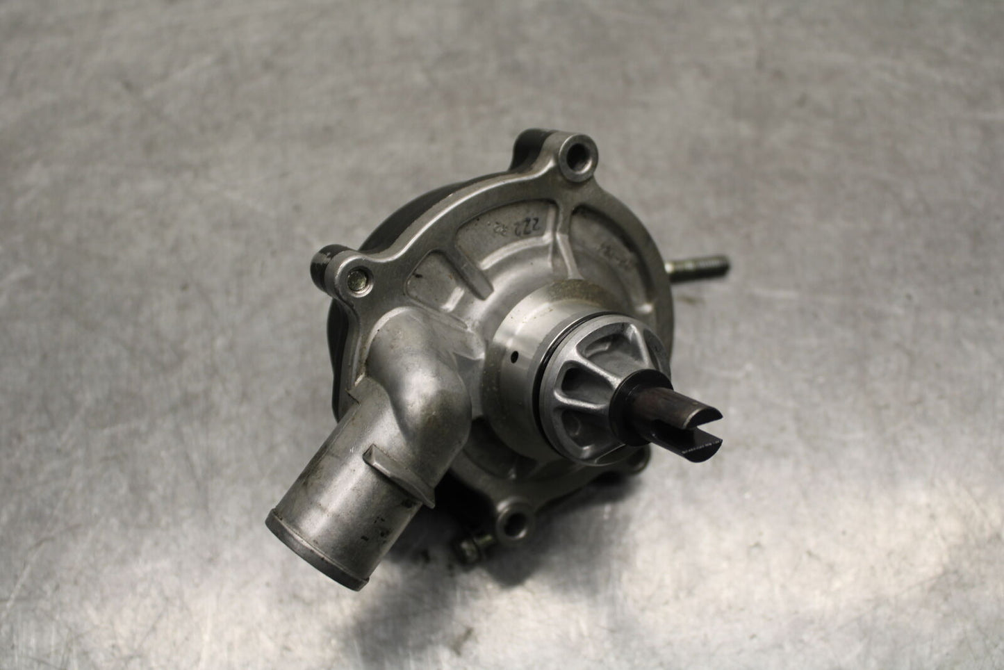 06-07 SUZUKI GSXR750 ENGINE WATER COOLANT PUMP  17400-01H00 BB670