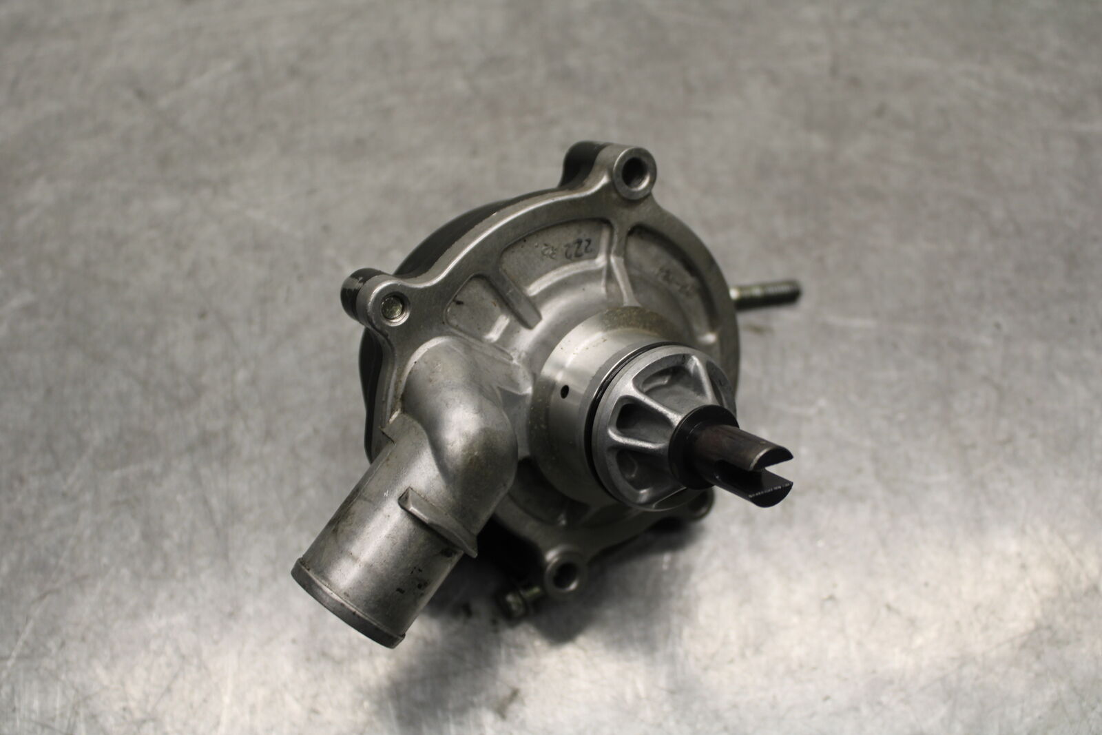 06-07 SUZUKI GSXR750 ENGINE WATER COOLANT PUMP  17400-01H00 BB670