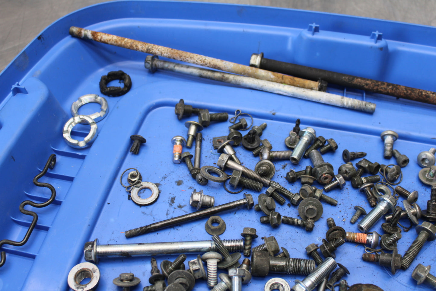 03 SUZUKI SV650S MOUNTING BOLTS HARDWARE MOTOR SCREWS BB167