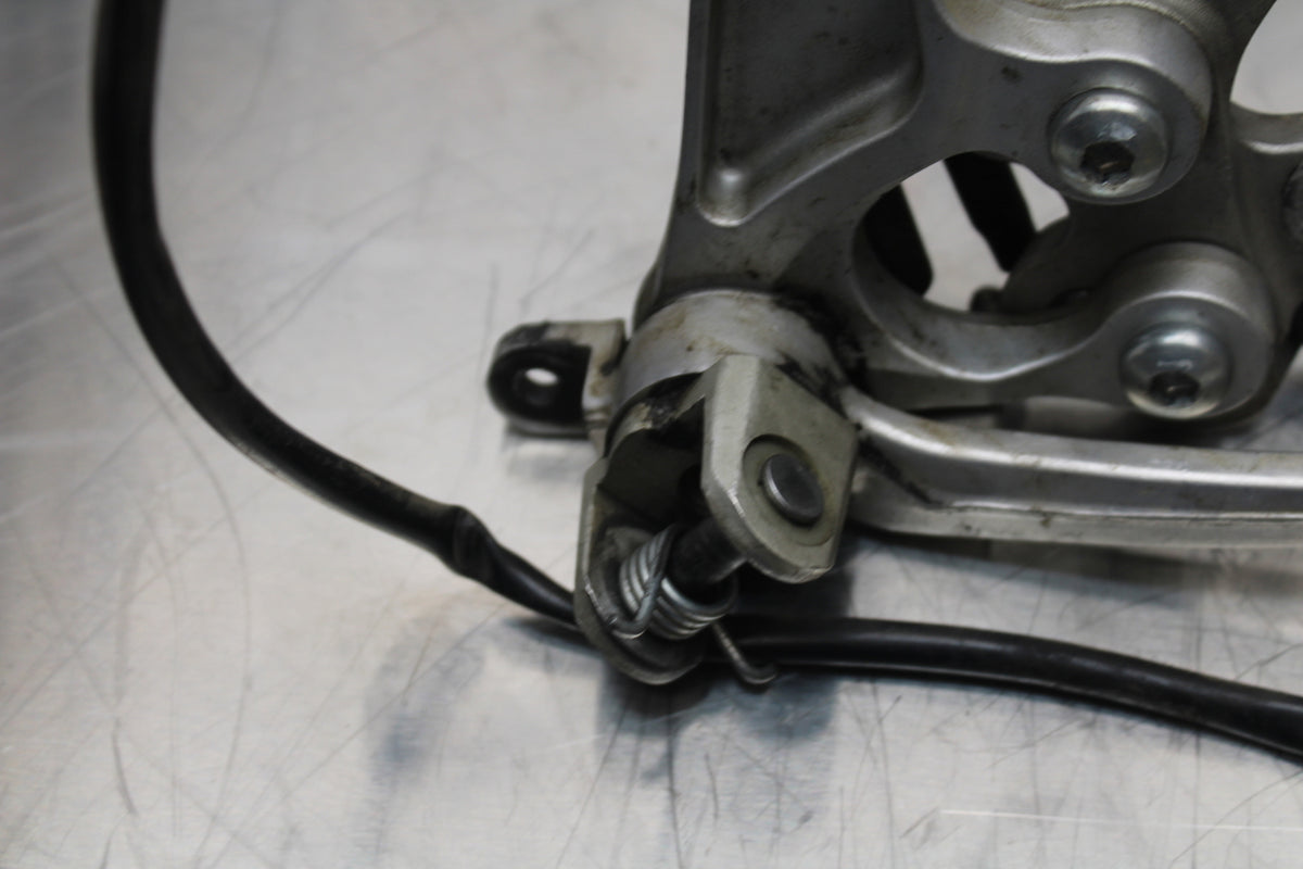 11 SUZUKI GSXR1000 RIGHT REARSET REAR SET DRIVER FOOT PEG REST STOP BB142