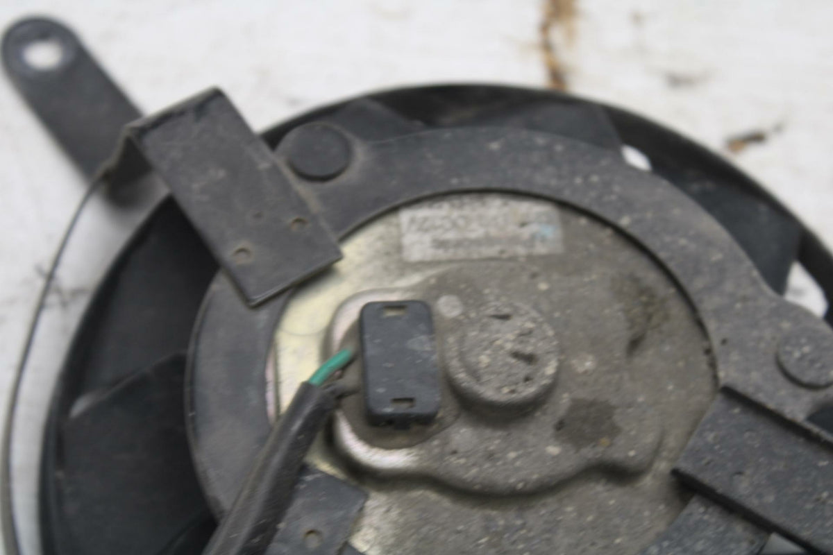 07-16 TRIUMPH STREET TRIPLE ENGINE RADIATOR COOLING FAN BB361