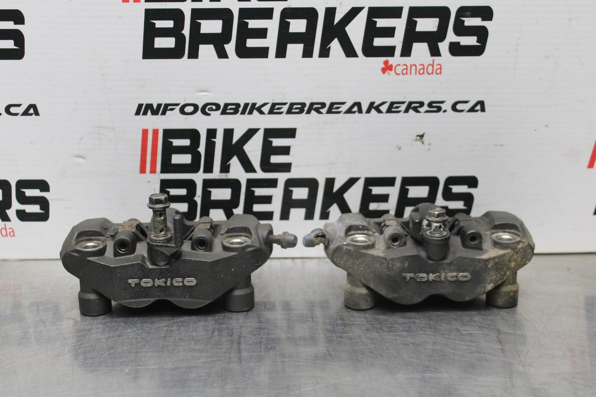 06-07 SUZUKI GSXR600 RIGHT LEFT FRONT BRAKE CALIPER SET PAIR CALIPERS BB836