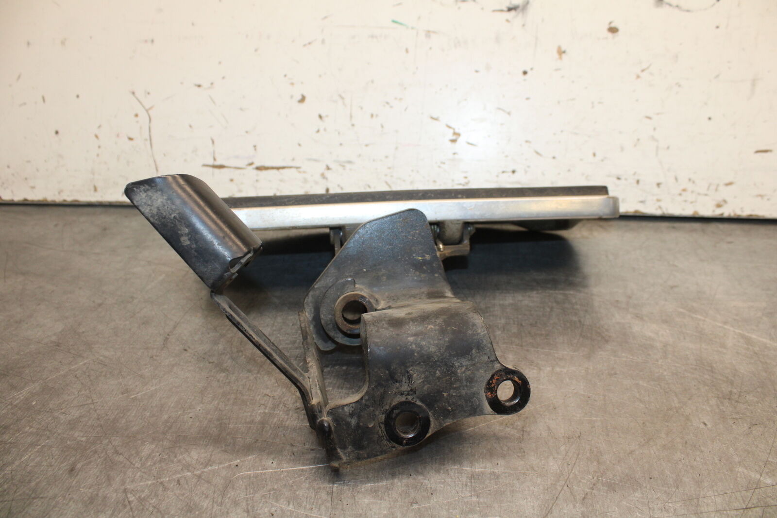 14-15 YAMAHA V STAR 1300 XVS1300CT TOURER RIGHT FRONT FOOT REST PEG STEP BB722